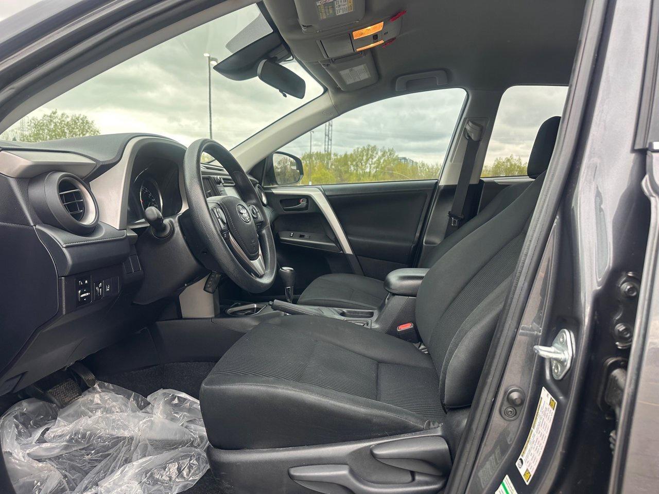 2017 Toyota RAV4 LE Photo