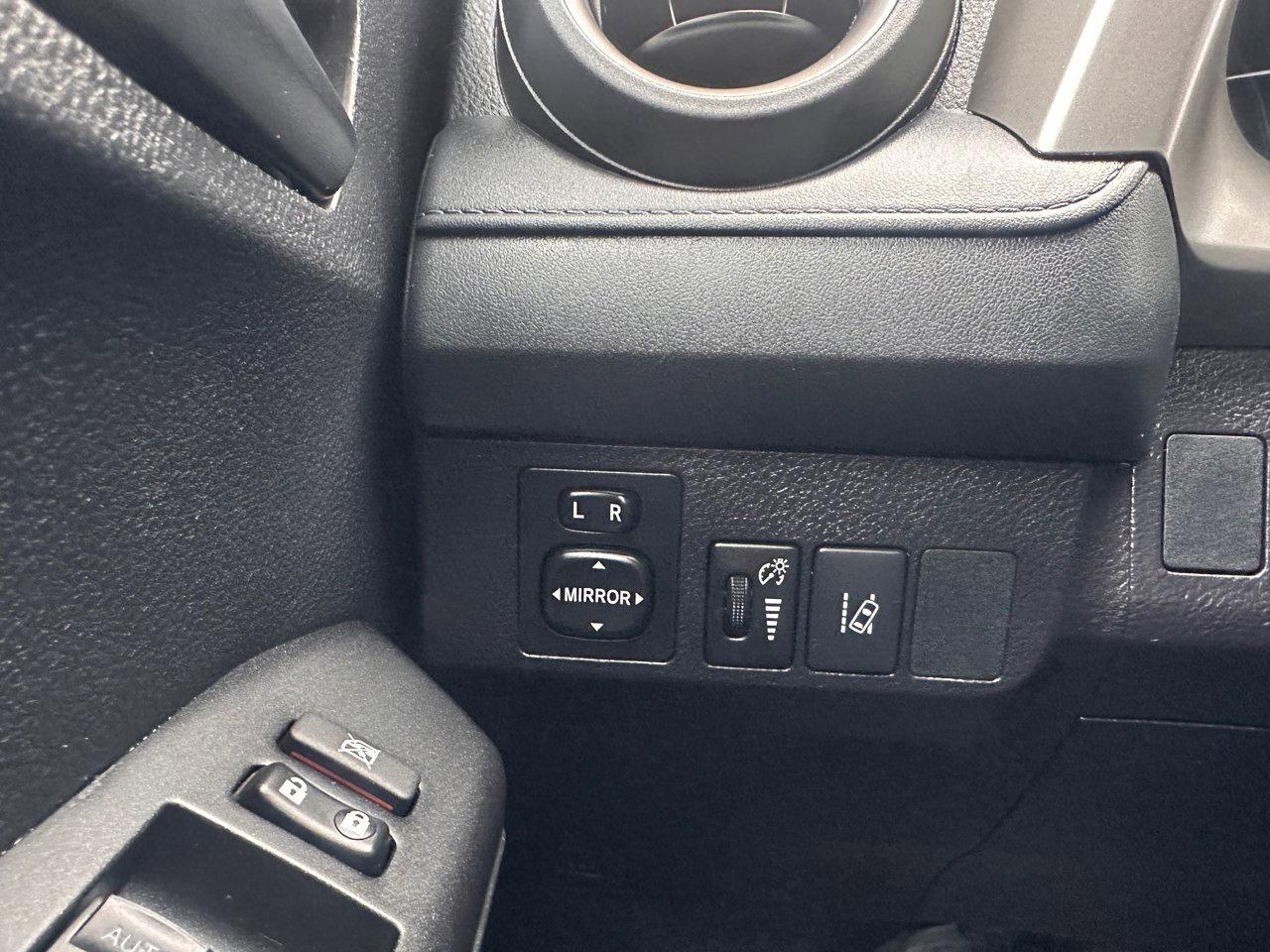 2017 Toyota RAV4 LE Photo