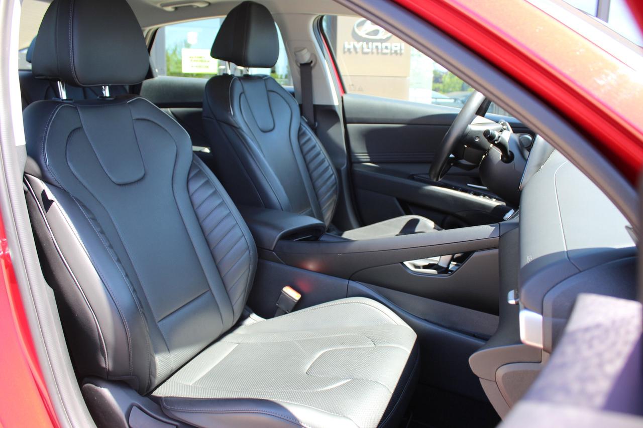 2025 Hyundai Elantra Luxury Photo