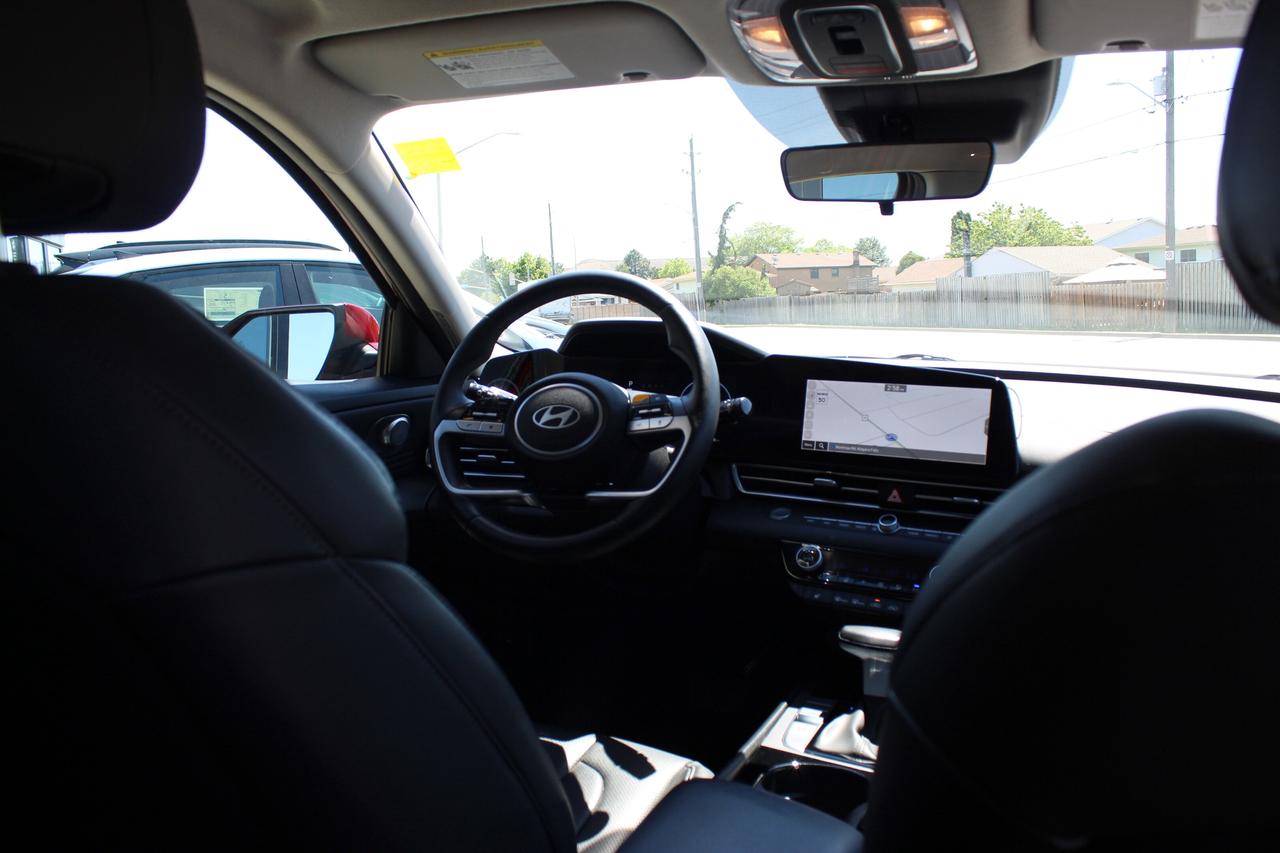2025 Hyundai Elantra Luxury Photo