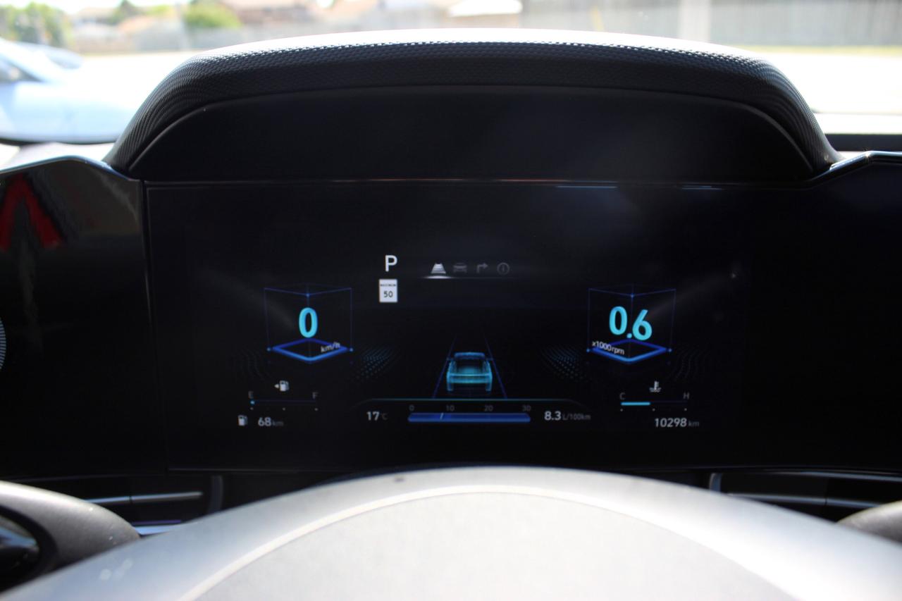 2025 Hyundai Elantra Luxury Photo