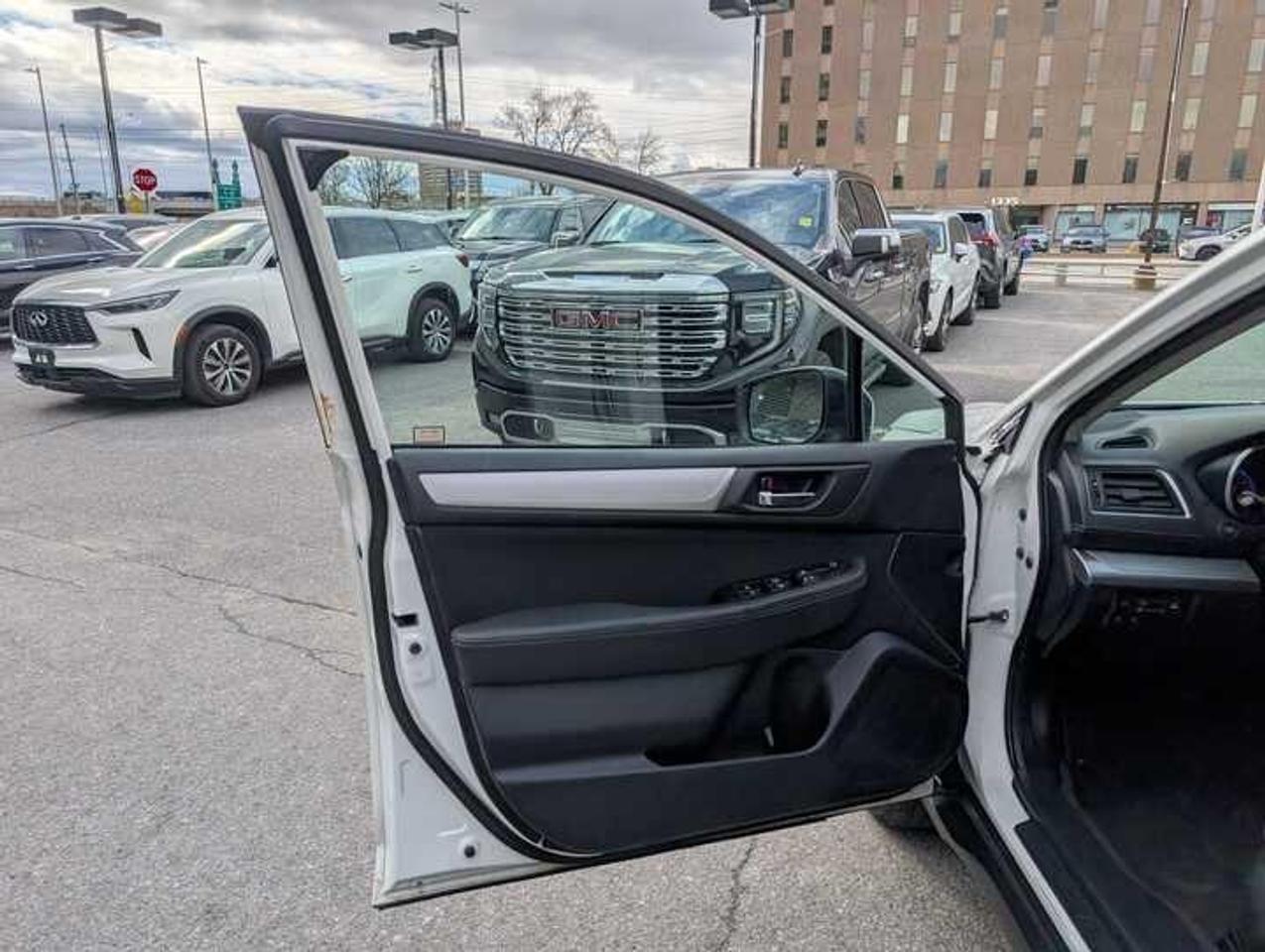 2018 Subaru Outback  Photo