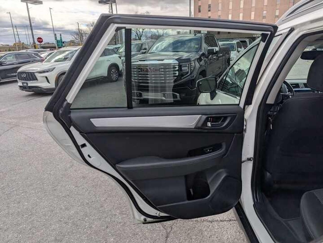 2018 Subaru Outback  Photo