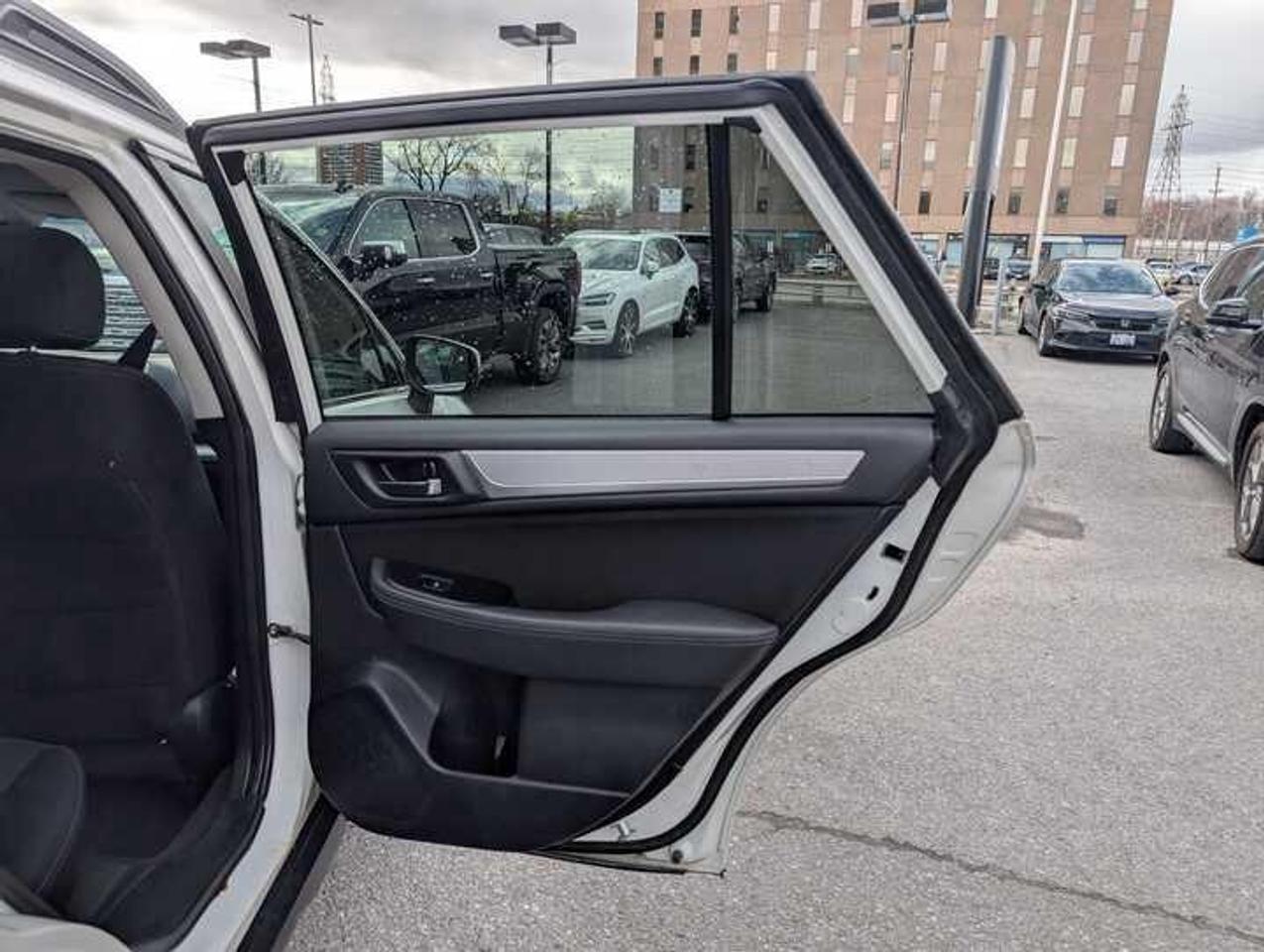 2018 Subaru Outback  Photo