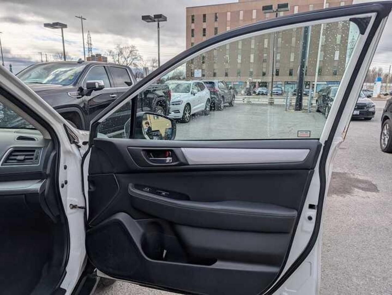 2018 Subaru Outback  Photo
