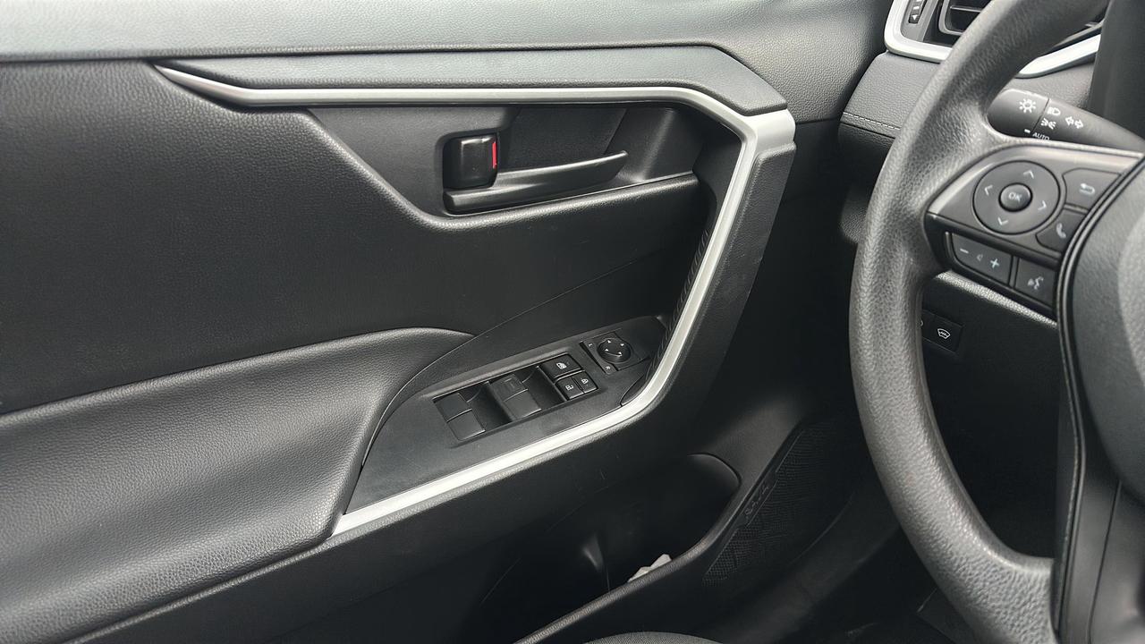 2024 Toyota RAV4 LE AWD Photo
