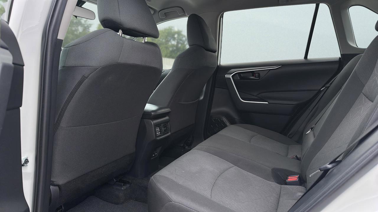 2024 Toyota RAV4 LE AWD Photo