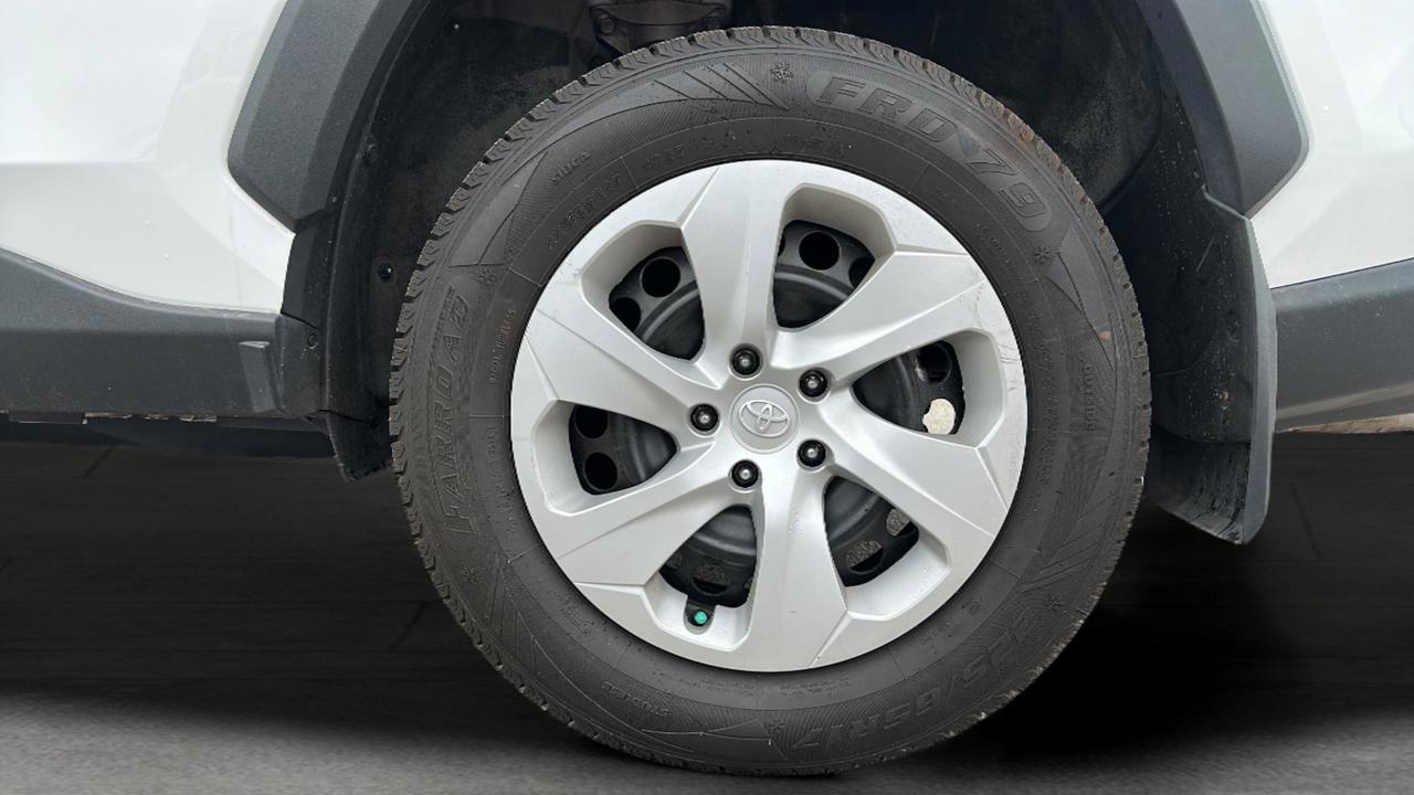 2024 Toyota RAV4 LE AWD Photo