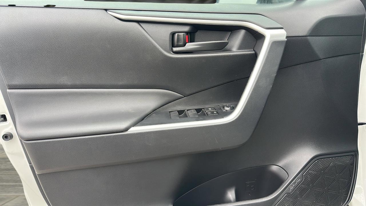 2024 Toyota RAV4 LE AWD Photo