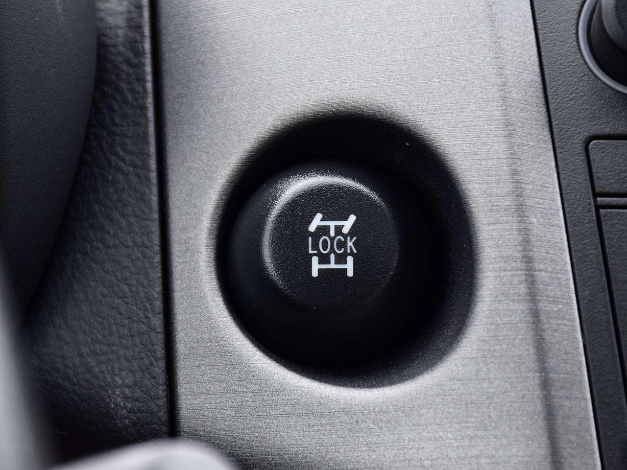 2009 Toyota RAV4 Limited 4x4 ~Sunroof ~Power Seat ~Alloys ~A/C Photo