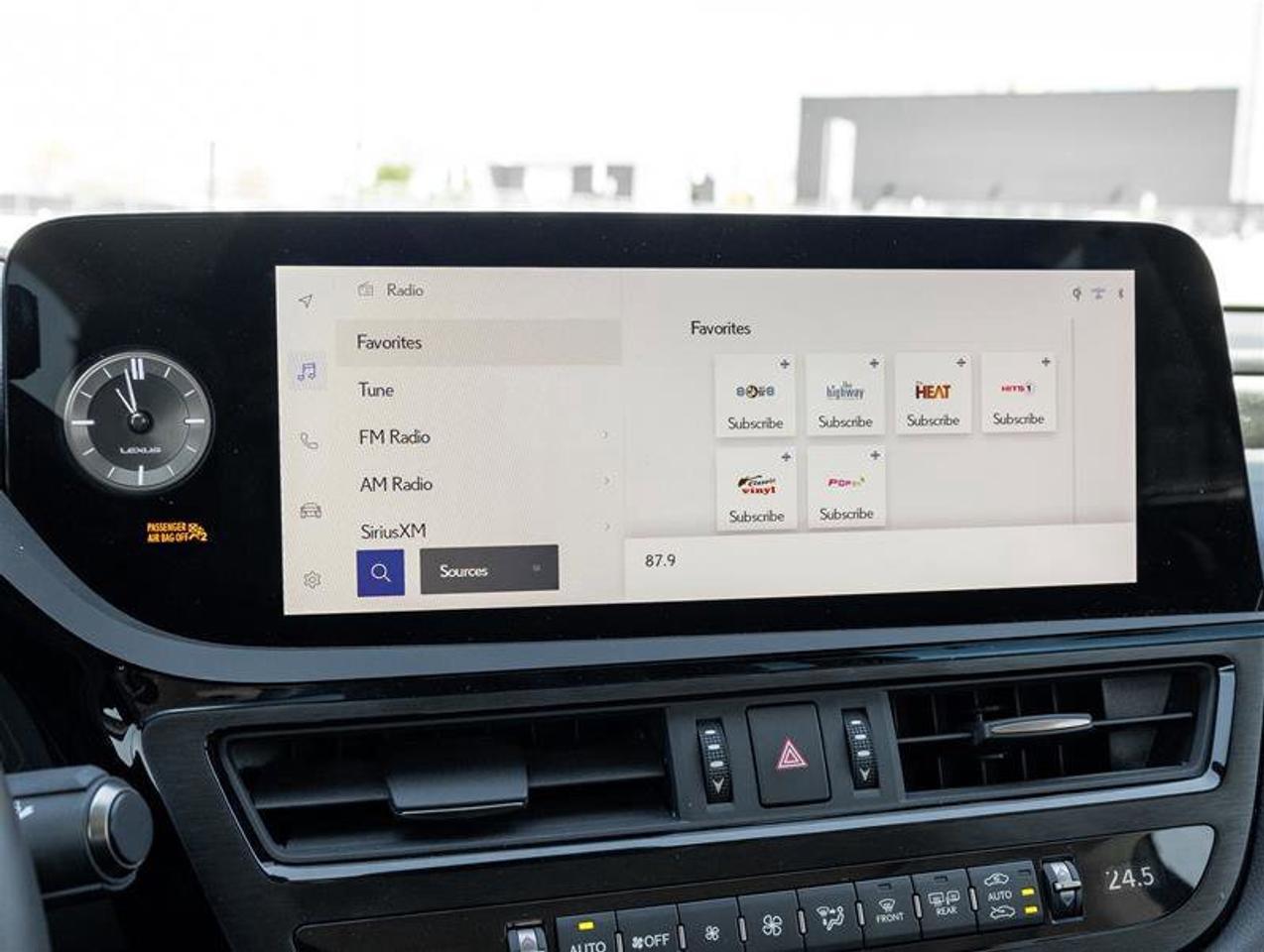 2025 Lexus ES ES 300h Ultra Luxury Mark Levinson Power Open/Clos Photo