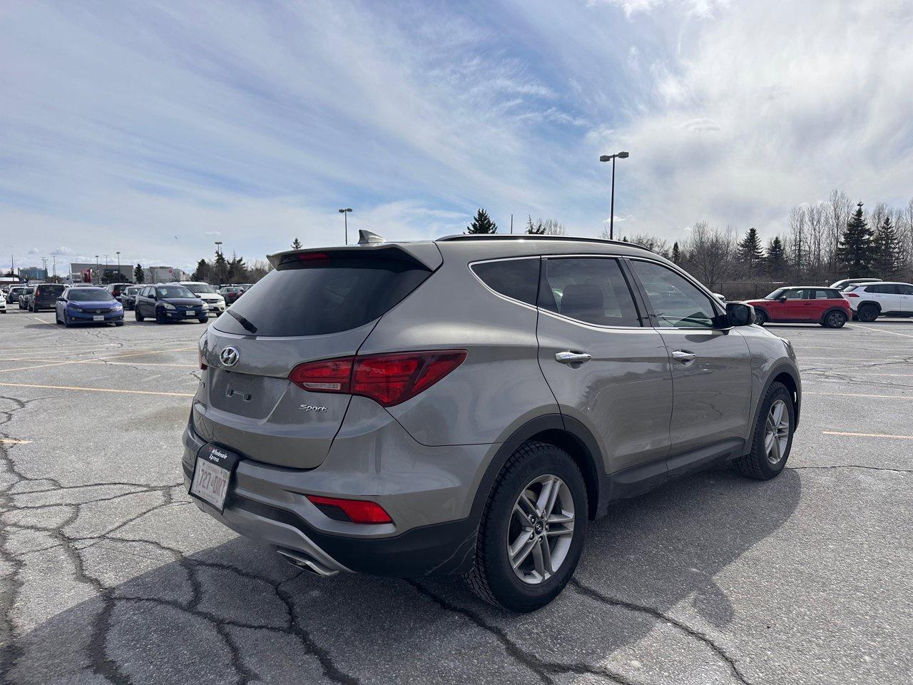 2017 Hyundai Santa Fe Sport SPORT Photo4