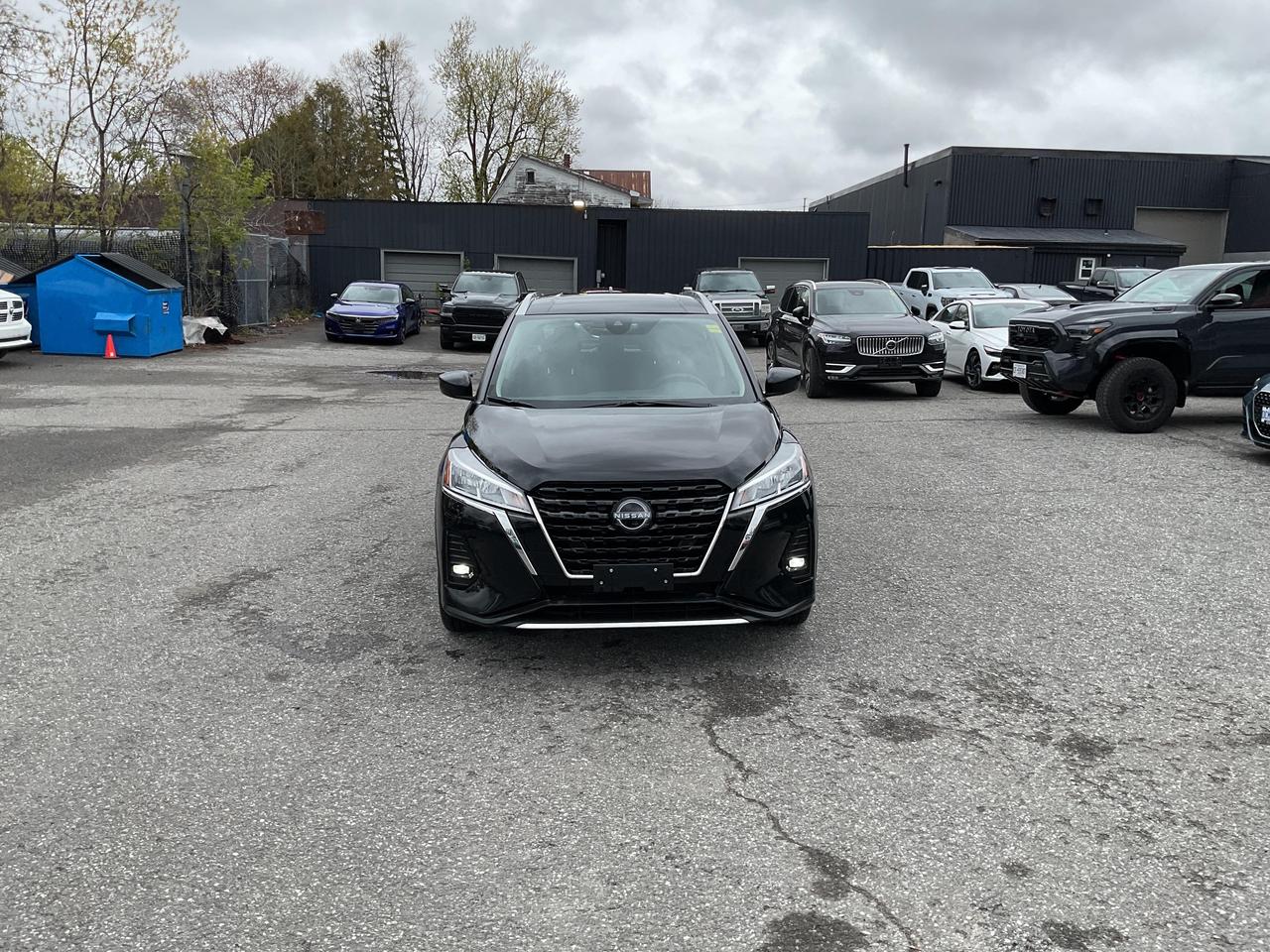 2025 Nissan Kicks Play  Photo