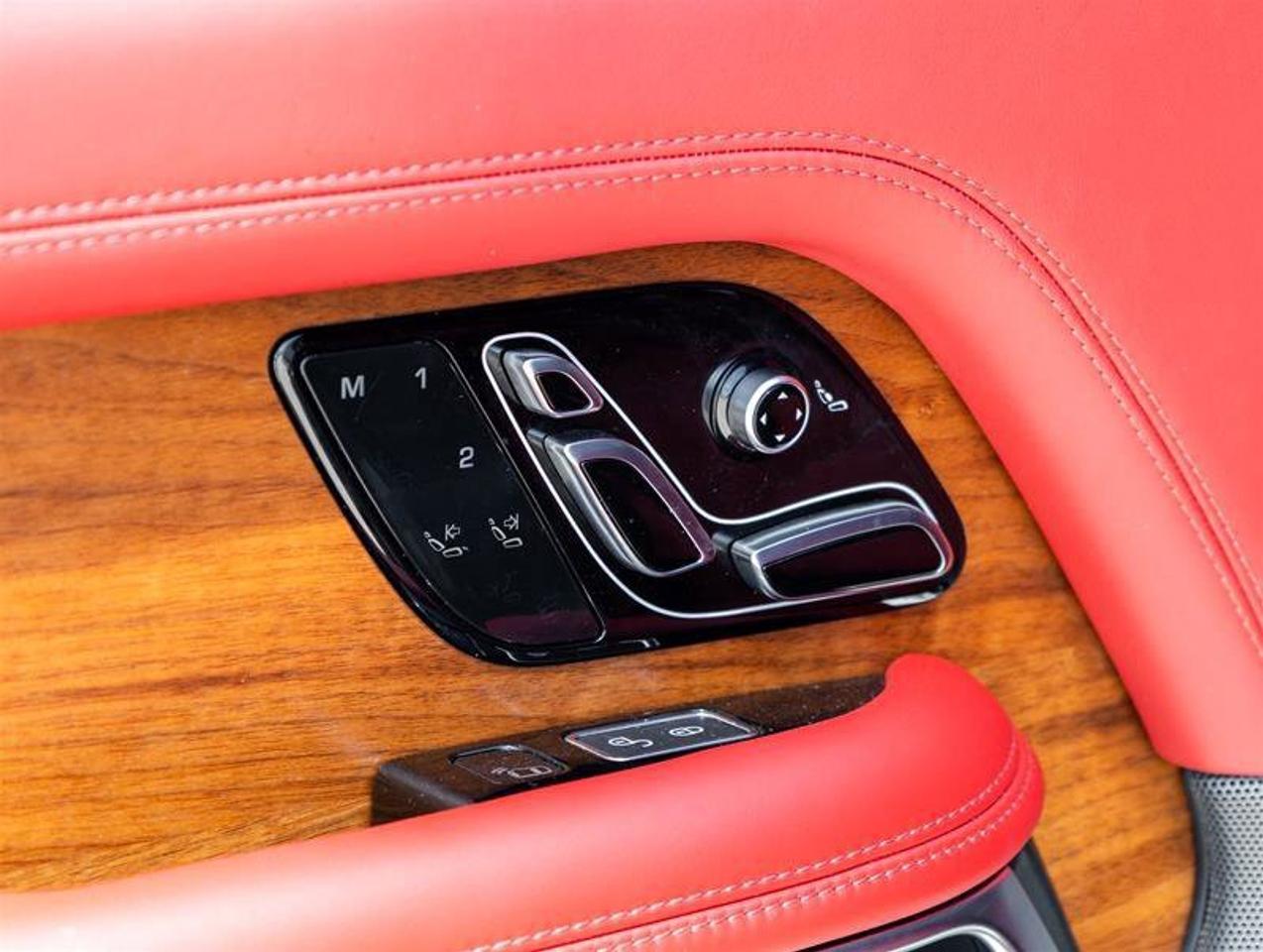 2018 Land Rover Range Rover V8 Supercharged Autobiography 10 Rear Seat Enterta Photo