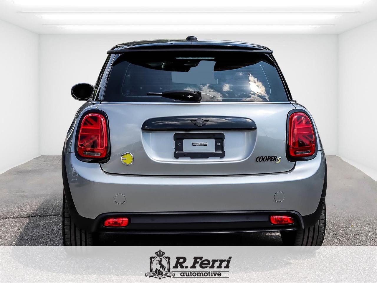 2023 MINI SE 3 Door Cooper Front-Wheel Drive Hatchback Photo