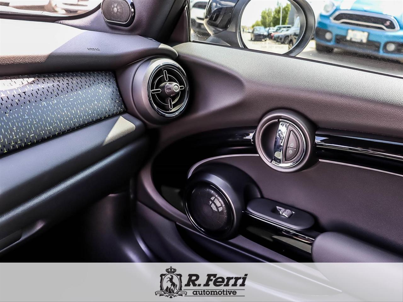 2023 MINI SE 3 Door Cooper Front-Wheel Drive Hatchback Photo