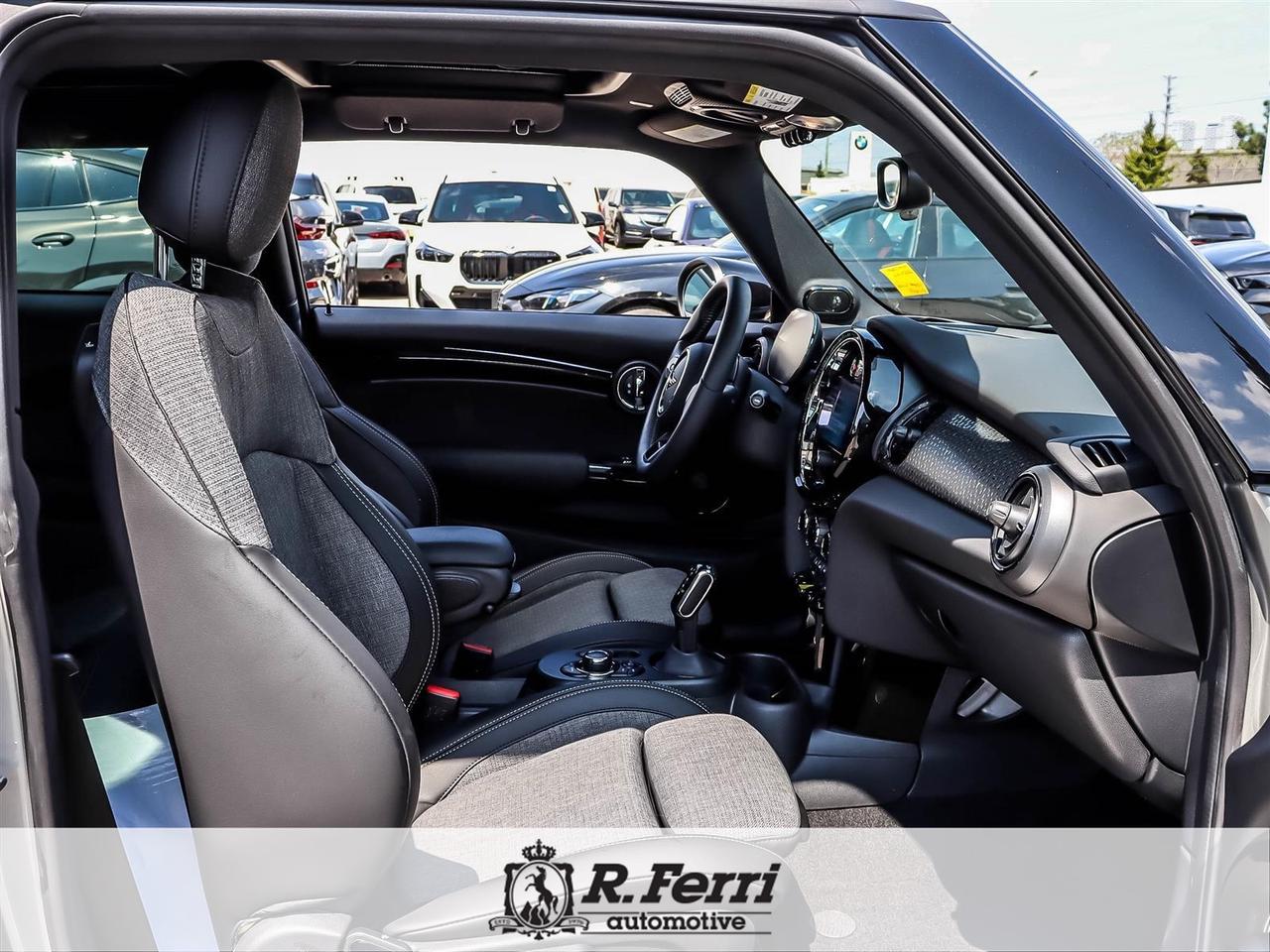 2023 MINI SE 3 Door Cooper Front-Wheel Drive Hatchback Photo