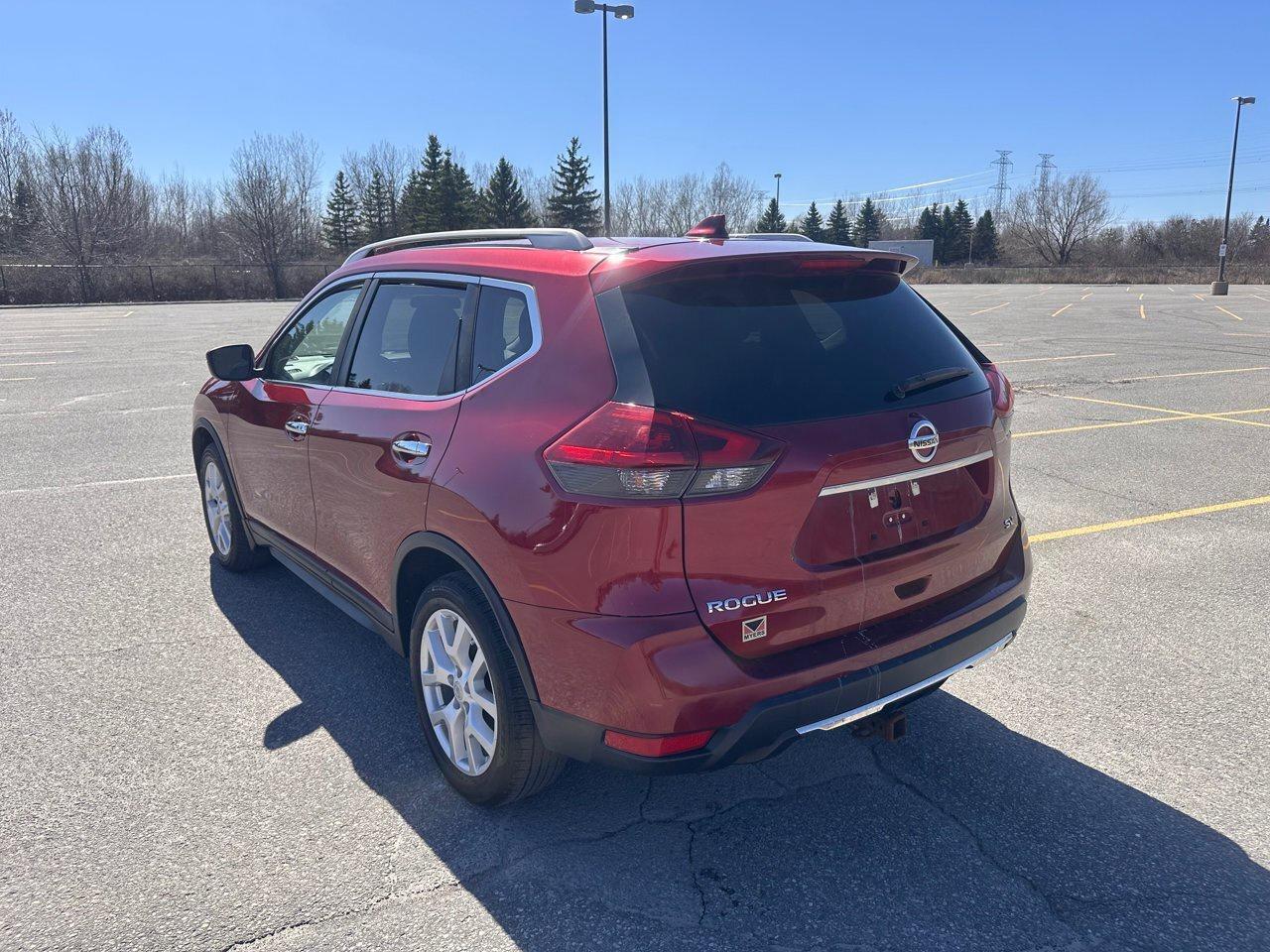2018 Nissan Rogue SV Photo