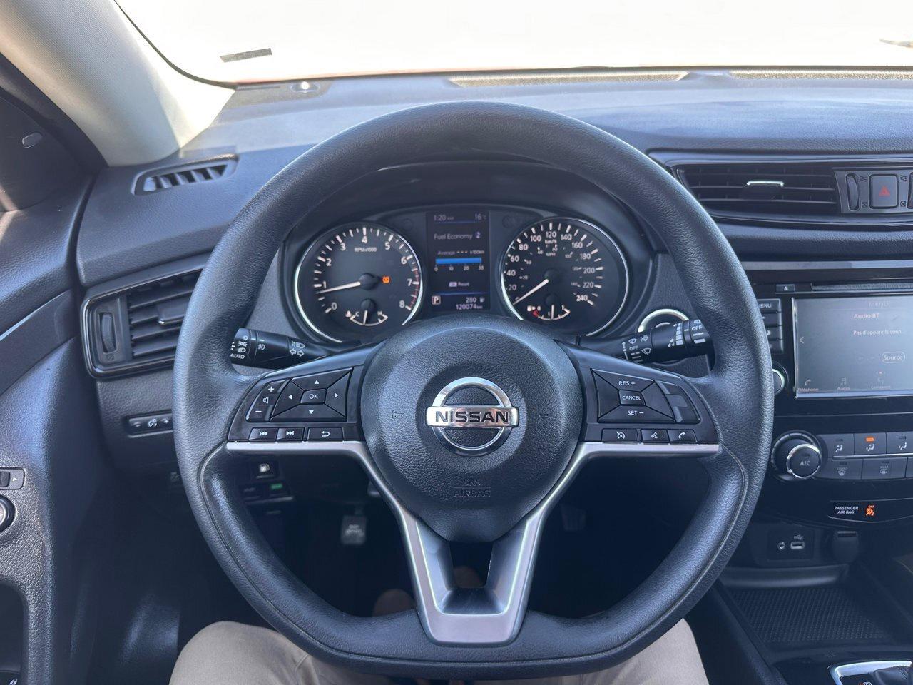 2018 Nissan Rogue SV Photo