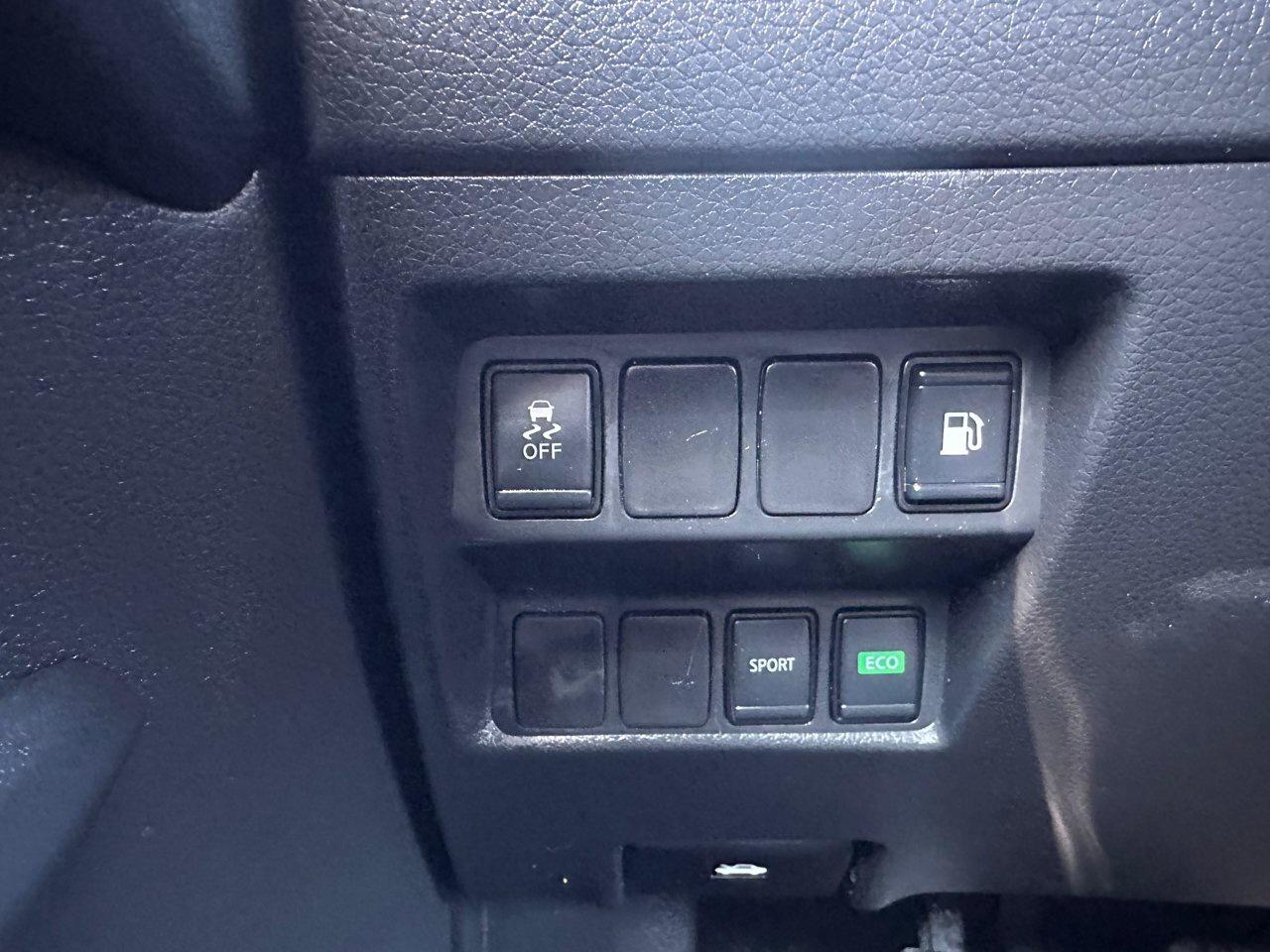 2018 Nissan Rogue SV Photo