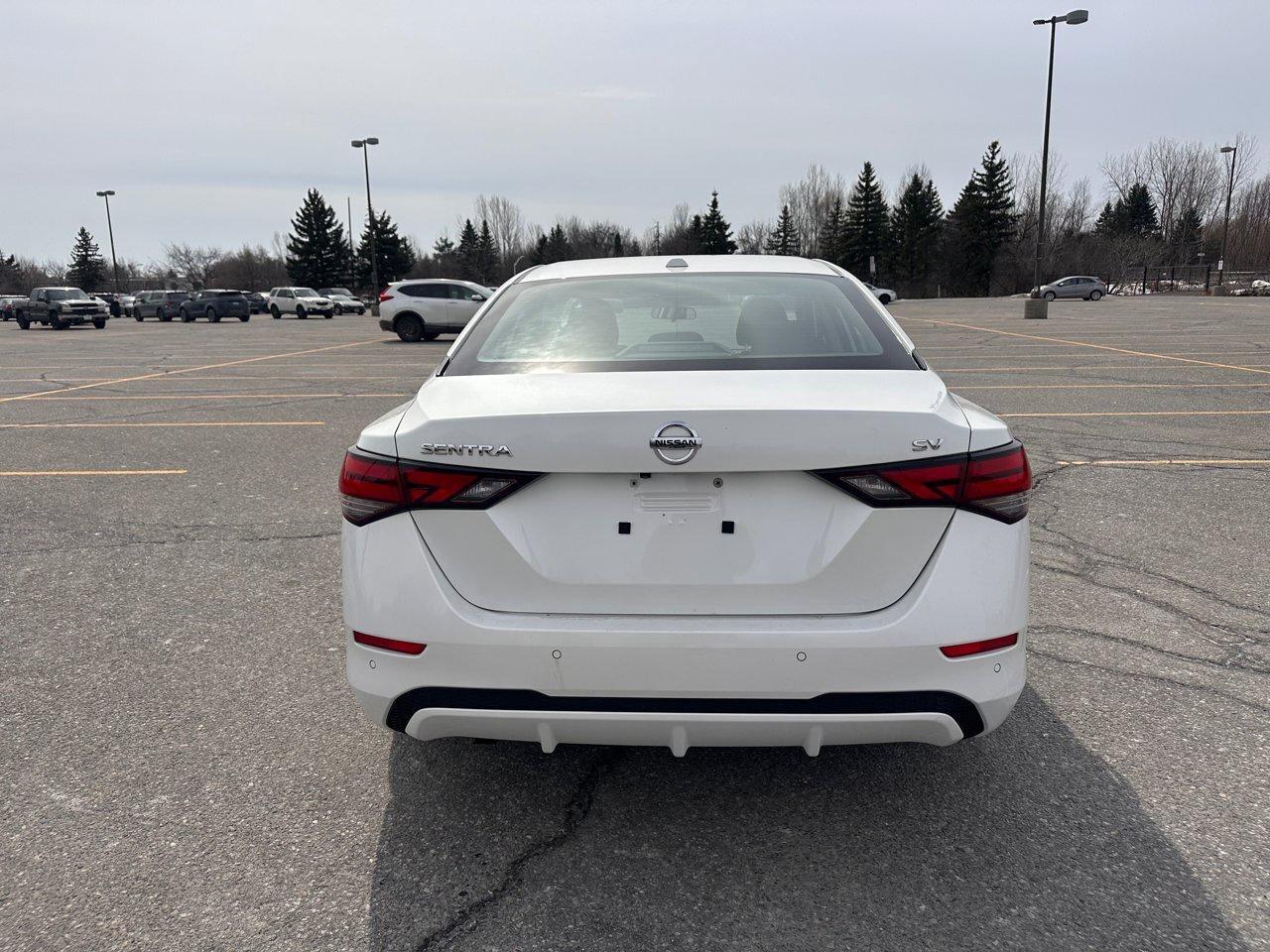 2020 Nissan Sentra SV Photo3