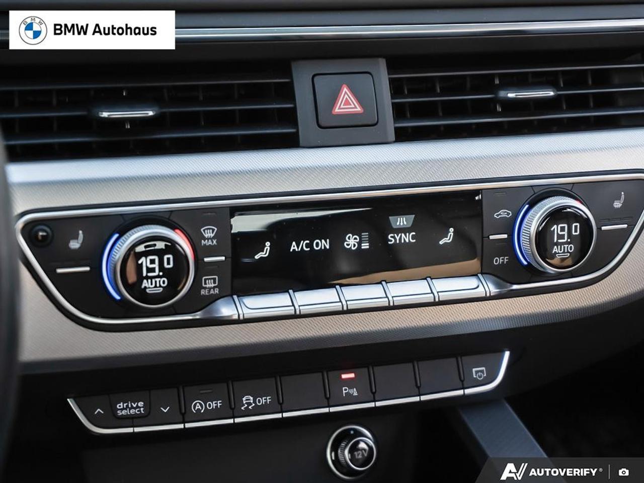 2017 Audi A4 4dr Sdn Auto Progressiv quattro Photo