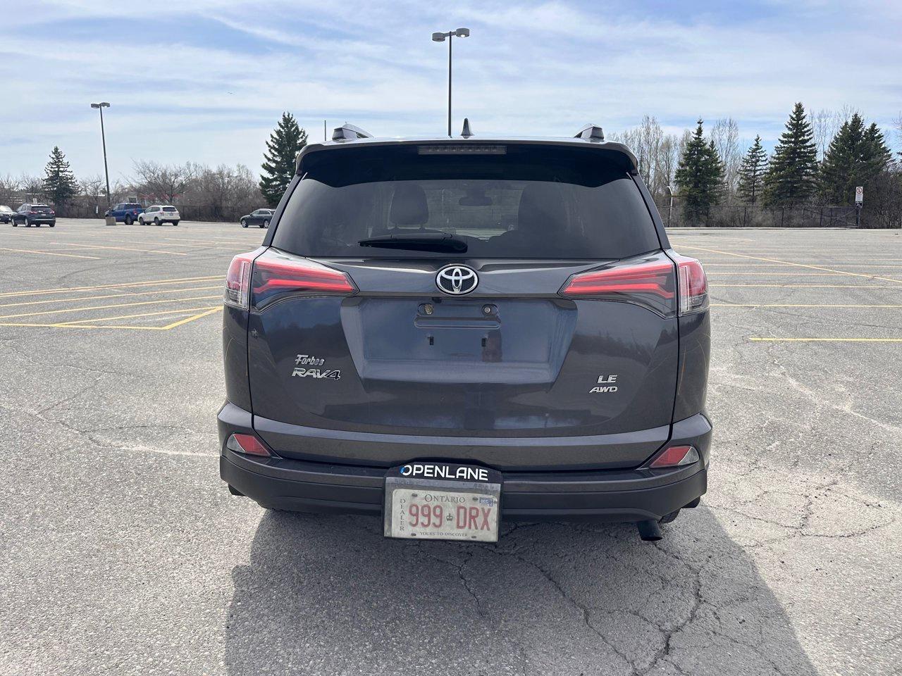 2018 Toyota RAV4 LE Photo