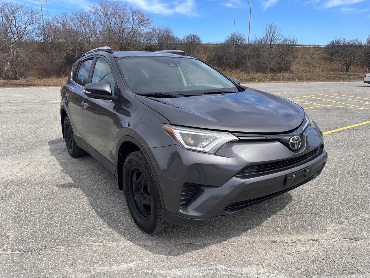 2018 Toyota RAV4 LE Photo