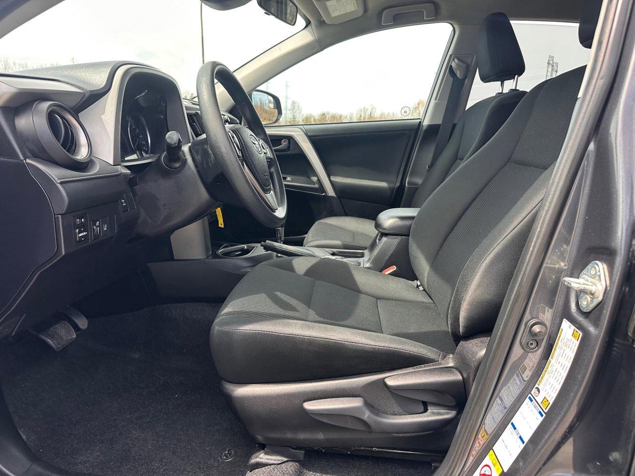 2018 Toyota RAV4 LE Photo