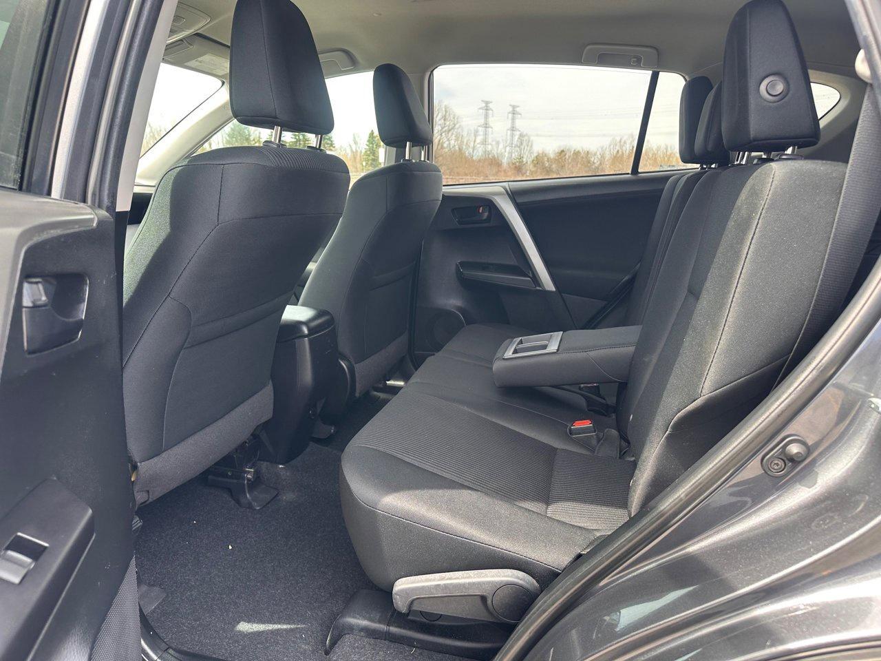 2018 Toyota RAV4 LE Photo