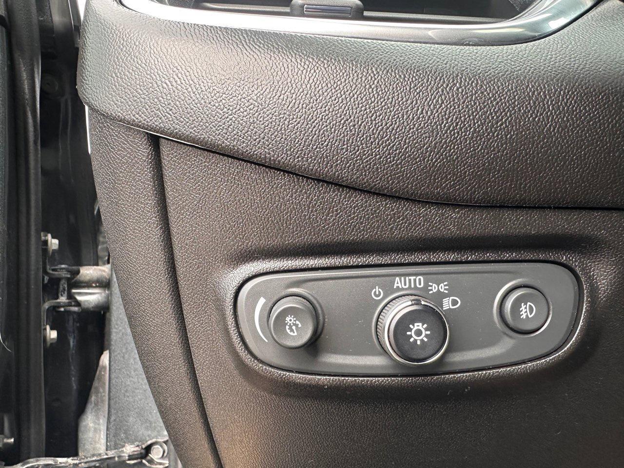 2020 Chevrolet Equinox LT Photo