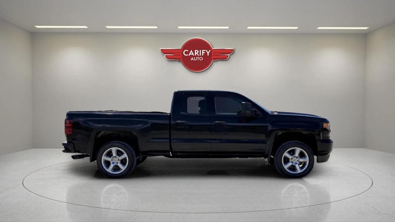 2017 Chevrolet Silverado 1500 4WD Double Cab Photo3
