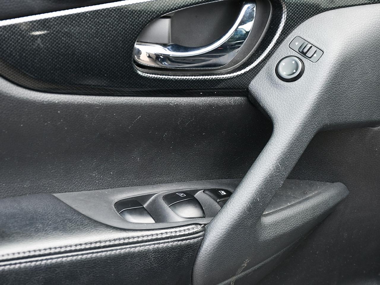 2015 Nissan Rogue AWD SL   LEATHER   SUNROOF   360 CAM   SOLD ASIS Photo