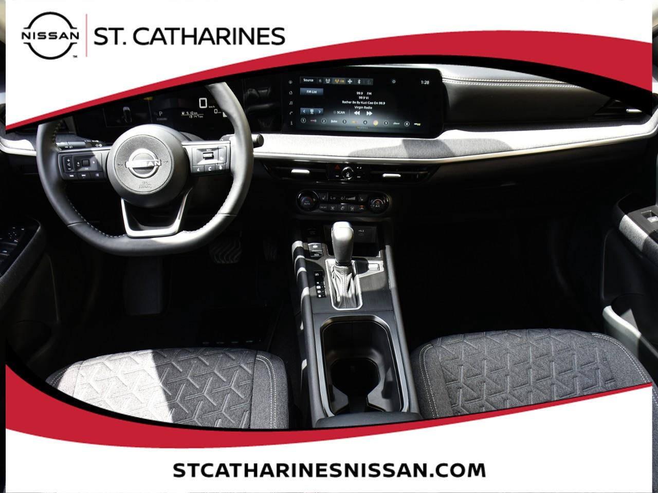 2025 Nissan Kicks SV Photo