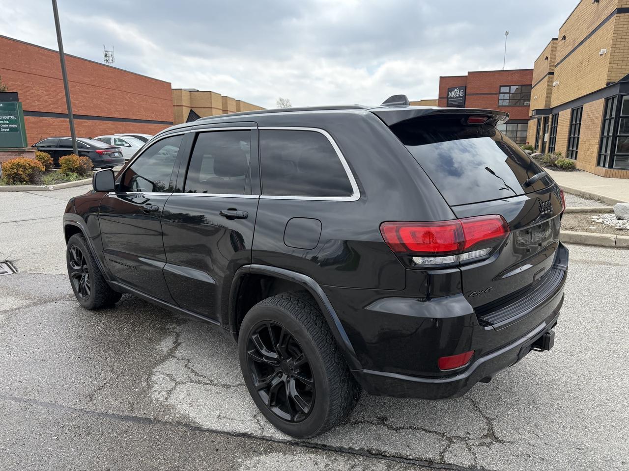 2015 Jeep Grand Cherokee Laredo Roof Navigation Remote Starter Certified Photo4