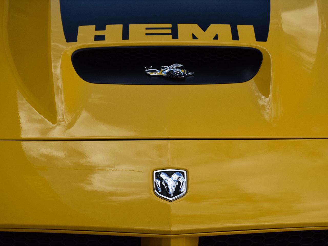 2007 Dodge Charger SRT-8 Super Bee   #71 of 1,000   ONLY 3,900 KM Photo