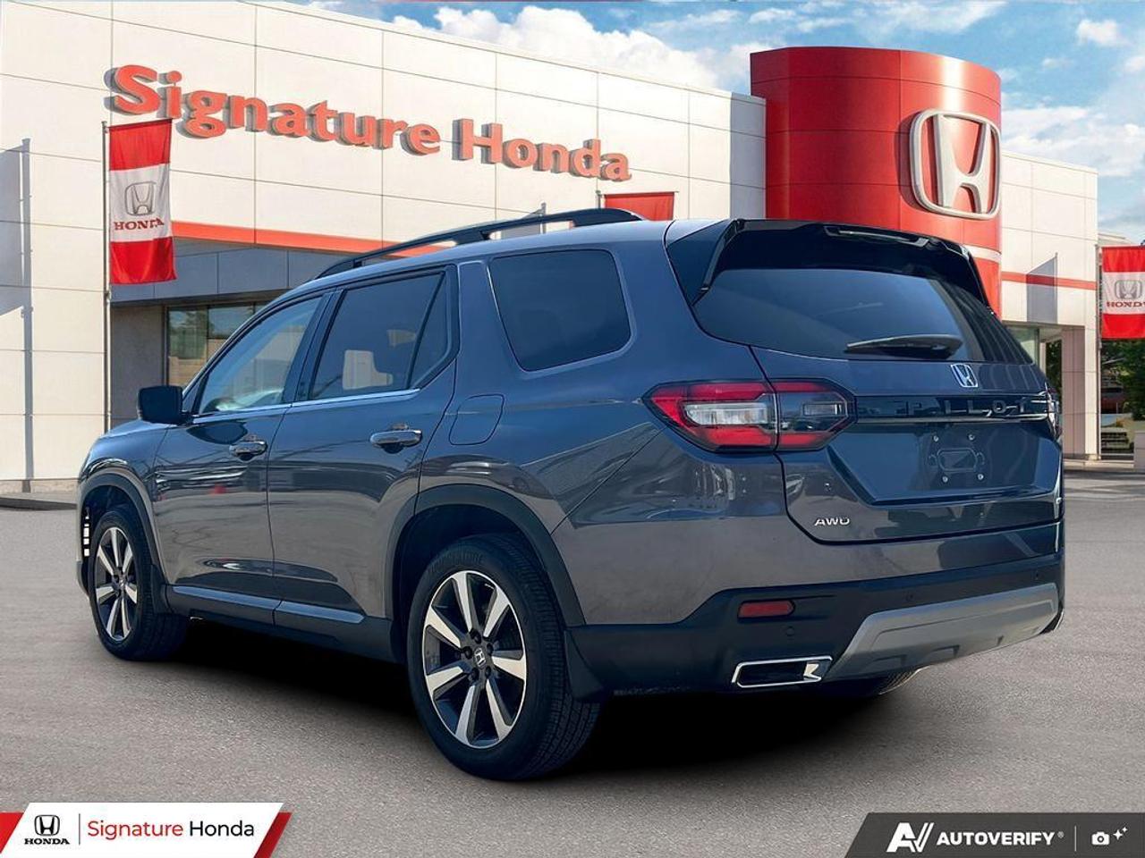 2025 Honda Pilot Touring Photo3