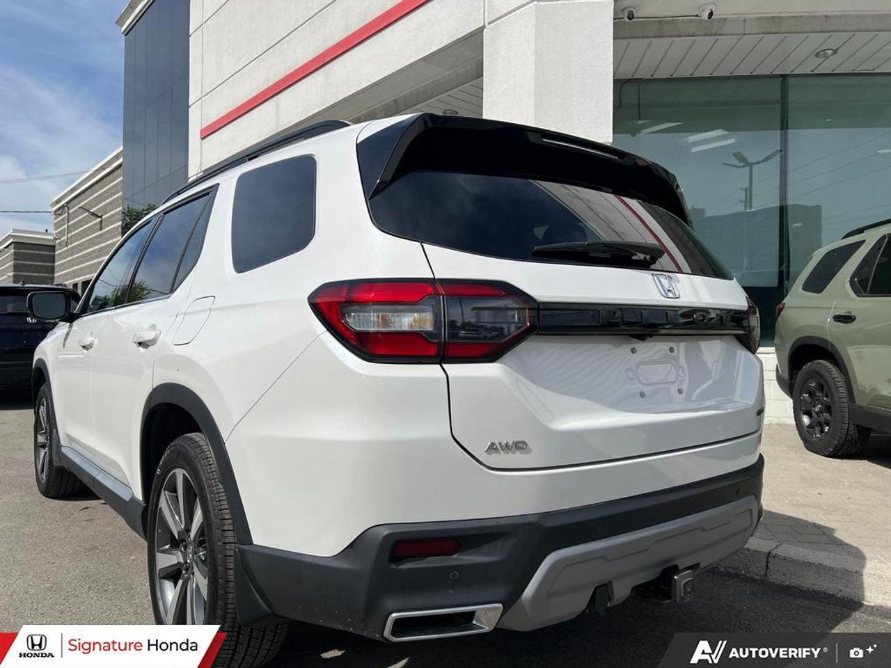 2025 Honda Pilot Touring Photo