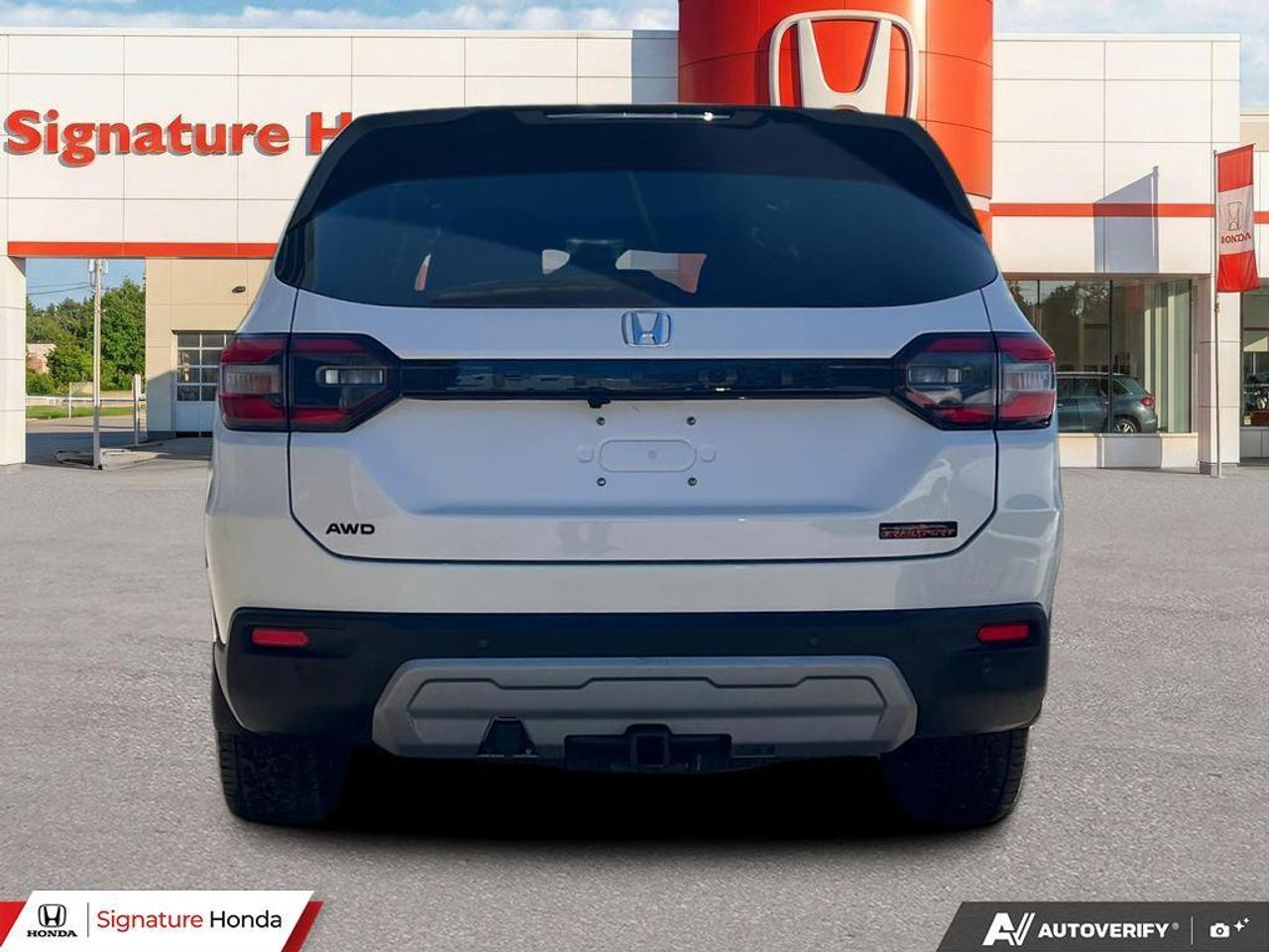 2025 Honda Pilot TrailSport Photo4