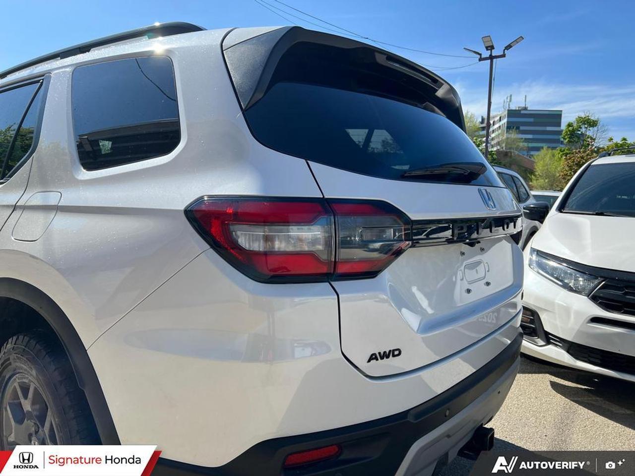 2025 Honda Pilot TrailSport Photo