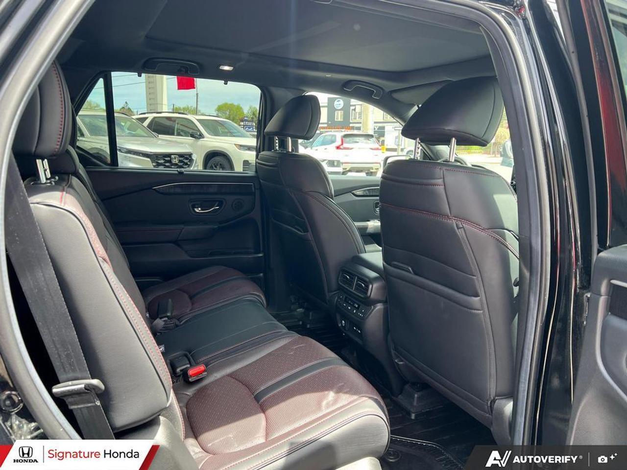 2025 Honda Pilot Black Edition Photo