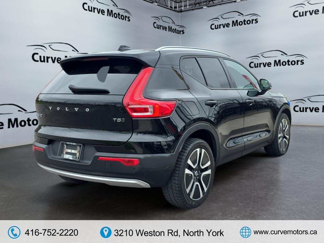 2020 Volvo XC40 T5 AWD Momentum * NO ACCIDENTS / DRIVER ASSIST / P Photo