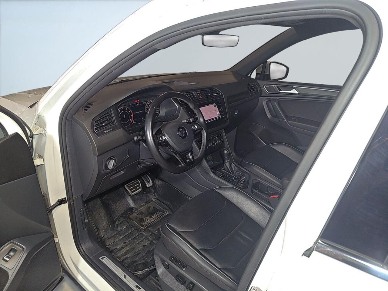 2018 Volkswagen Tiguan Highline R Line Pkg 4MOTION / Leather / NAVI / Sun Photo