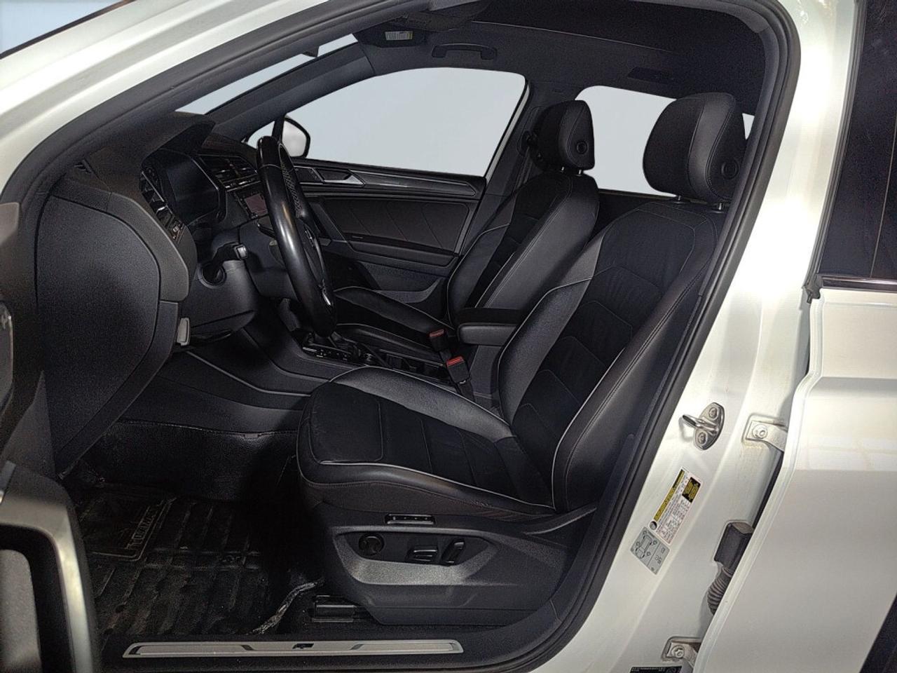 2018 Volkswagen Tiguan Highline R Line Pkg 4MOTION / Leather / NAVI / Sun Photo