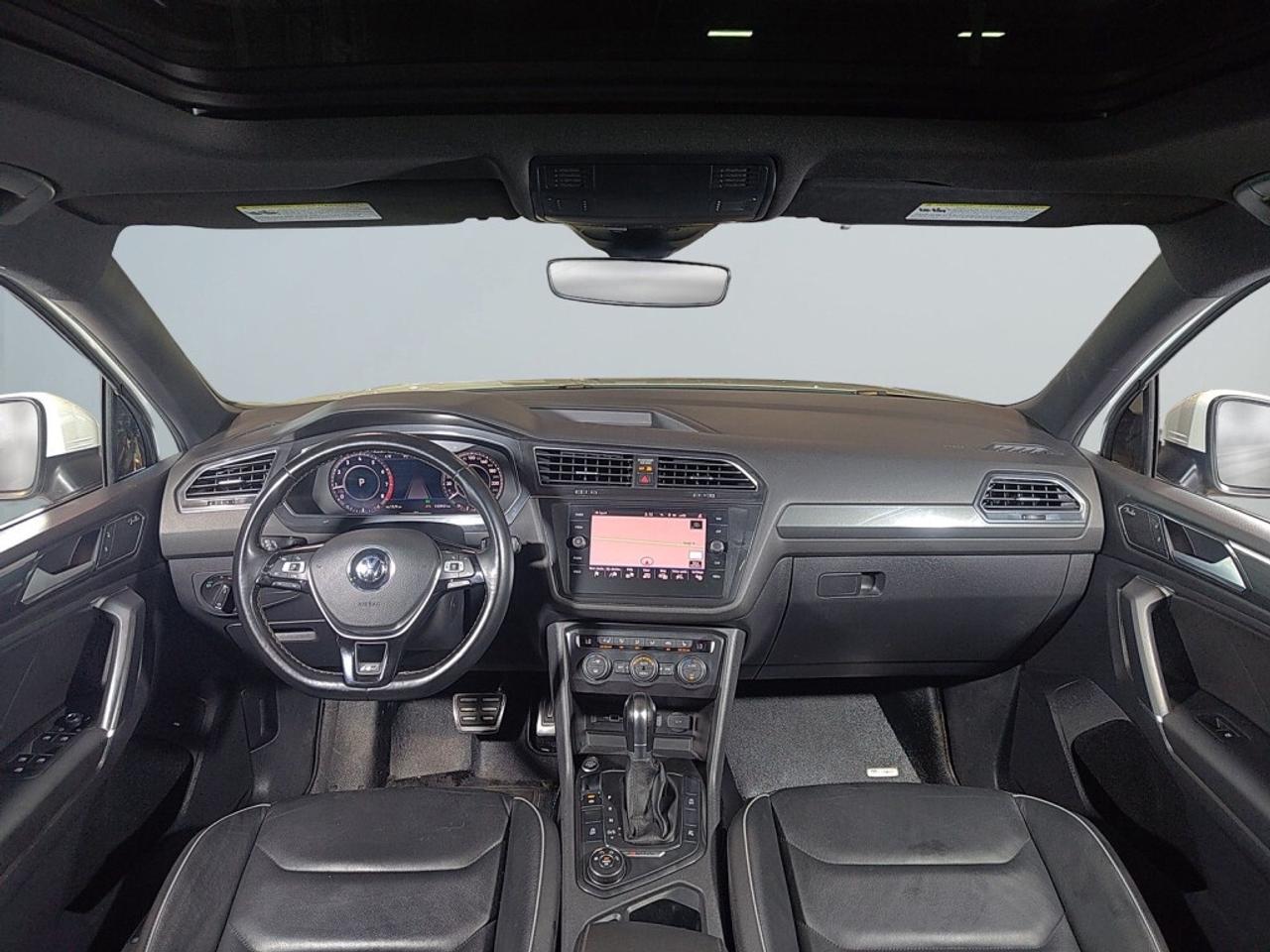 2018 Volkswagen Tiguan Highline R Line Pkg 4MOTION / Leather / NAVI / Sun Photo