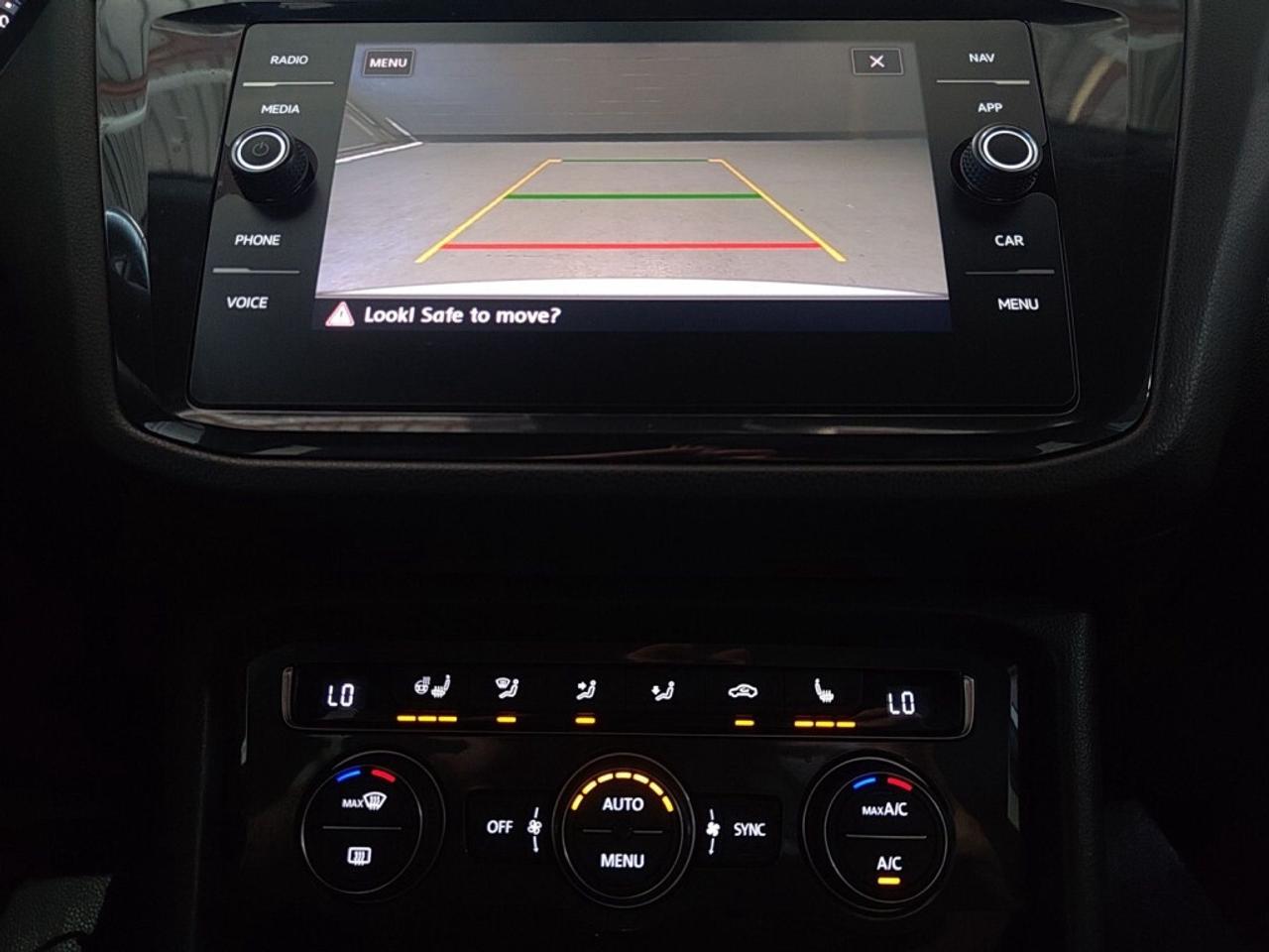 2018 Volkswagen Tiguan Highline R Line Pkg 4MOTION / Leather / NAVI / Sun Photo