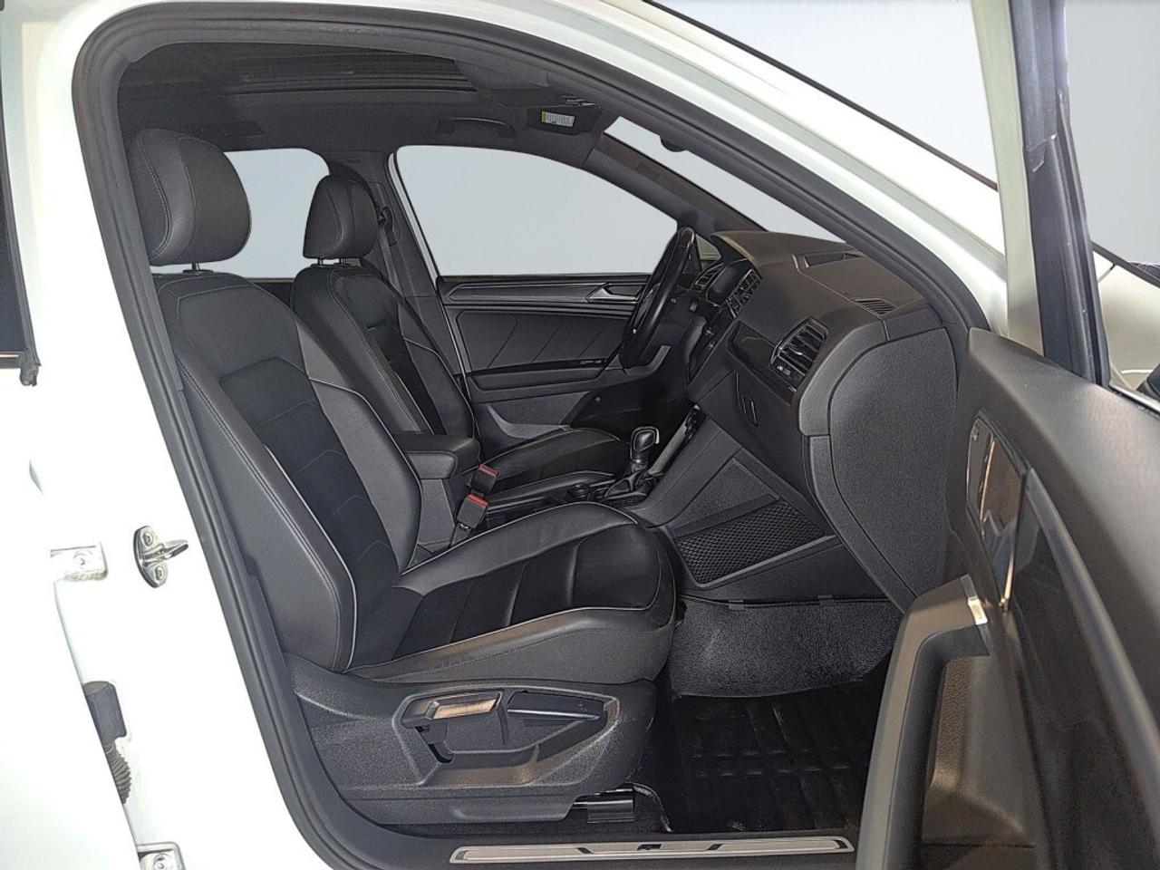2018 Volkswagen Tiguan Highline R Line Pkg 4MOTION / Leather / NAVI / Sun Photo