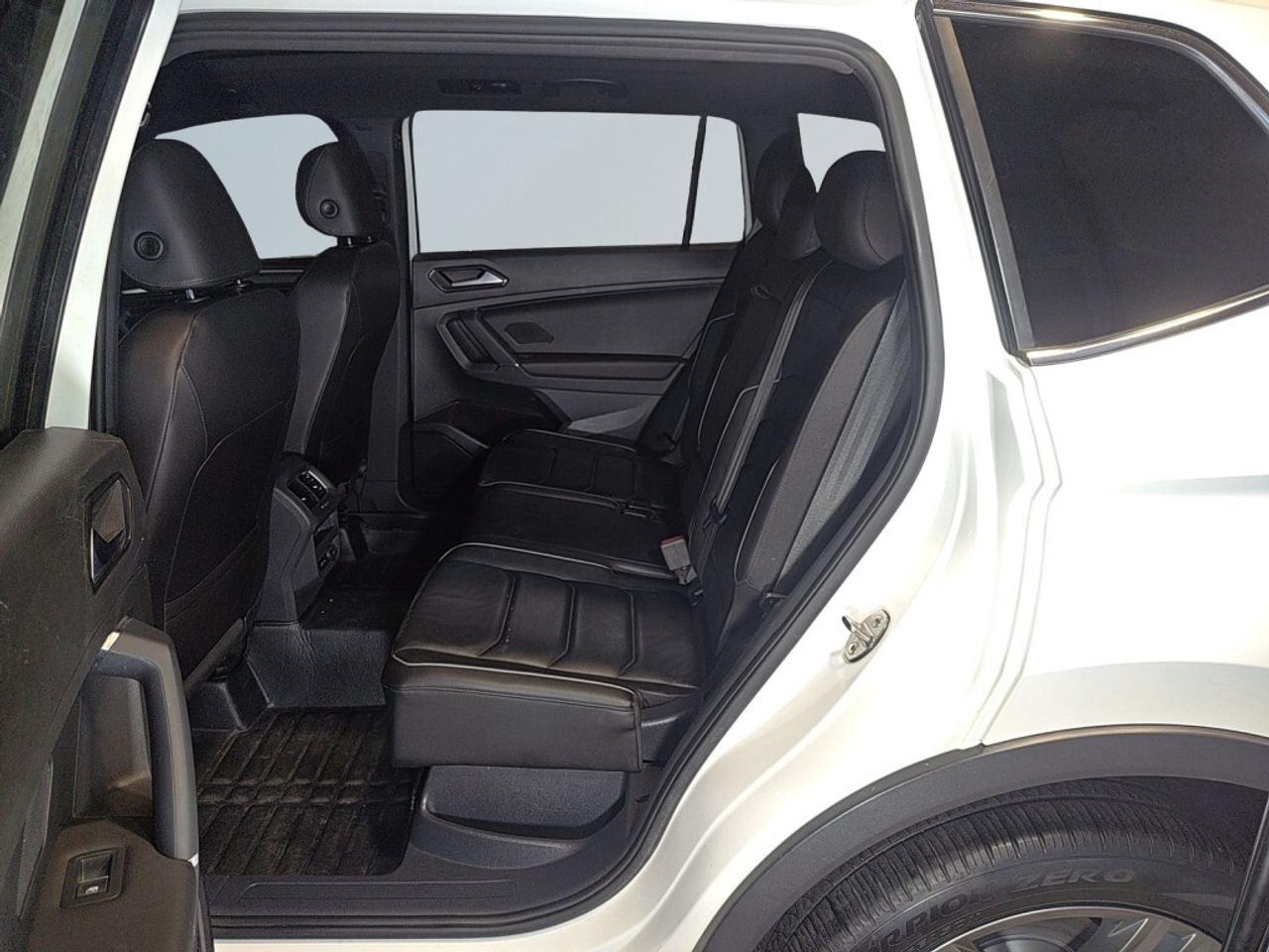 2018 Volkswagen Tiguan Highline R Line Pkg 4MOTION / Leather / NAVI / Sun Photo