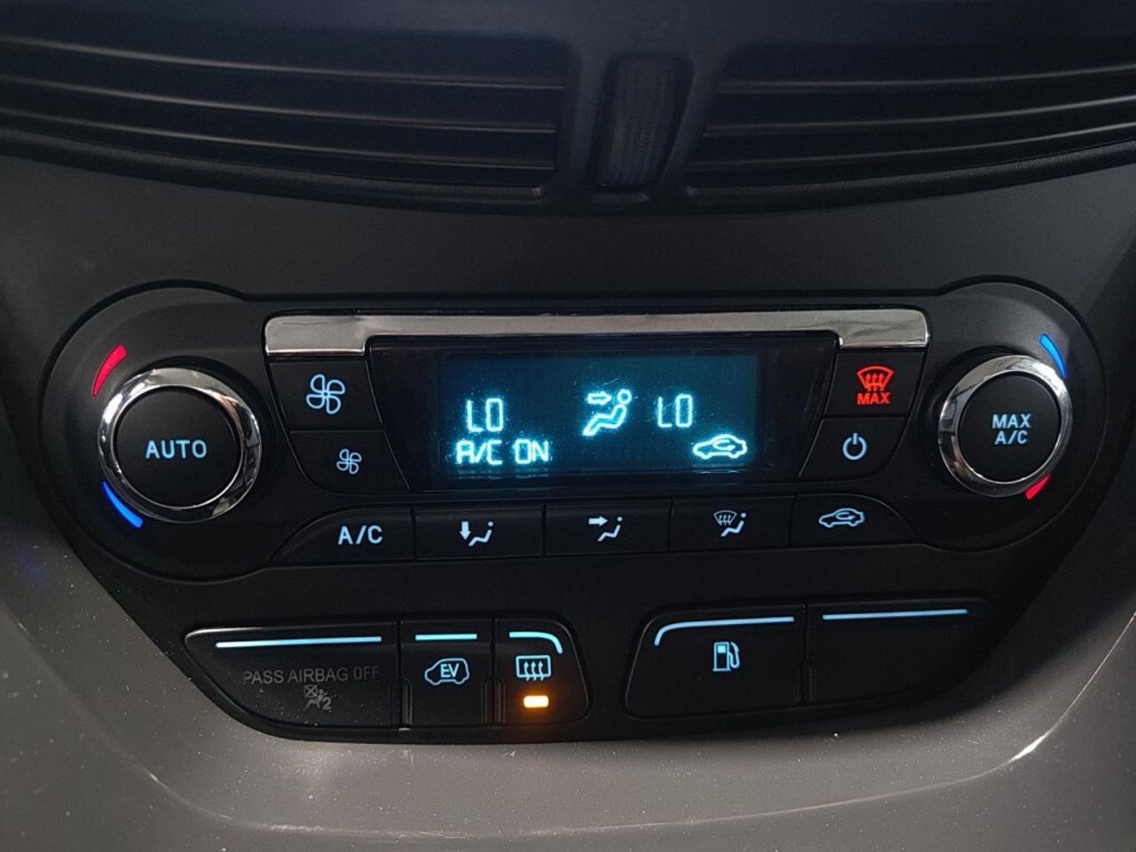 2016 Ford C-MAX Save on Gas Hybrid   Loaded Leather   Low KMs   Ro Photo
