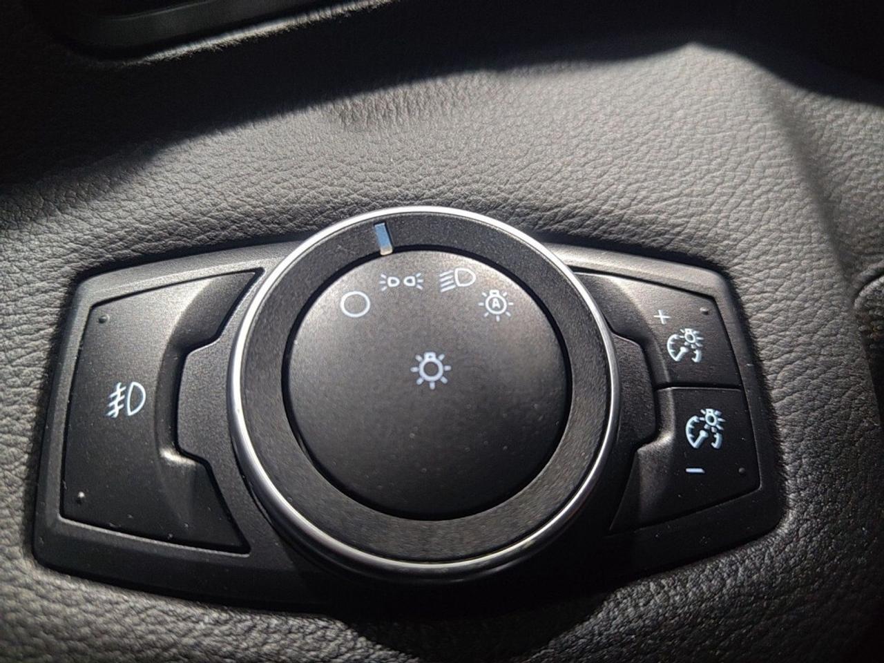 2016 Ford C-MAX Save on Gas Hybrid   Loaded Leather   Low KMs   Ro Photo